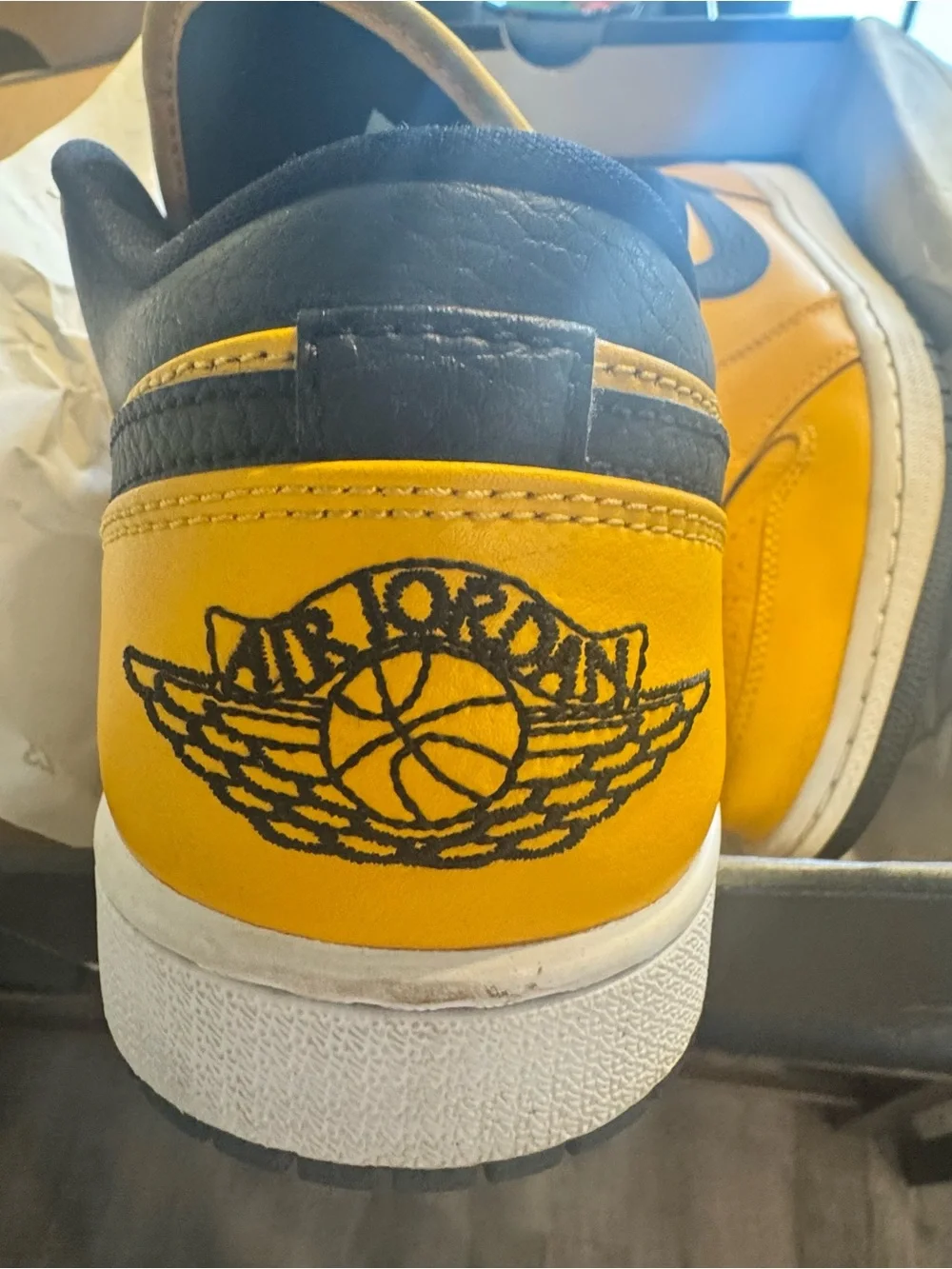 Jordan 1 Low University Gold